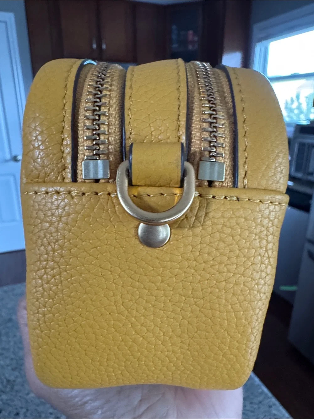 💛Tory Burch 🌻Pebbled Leather Logo Camera Bag - Yellow